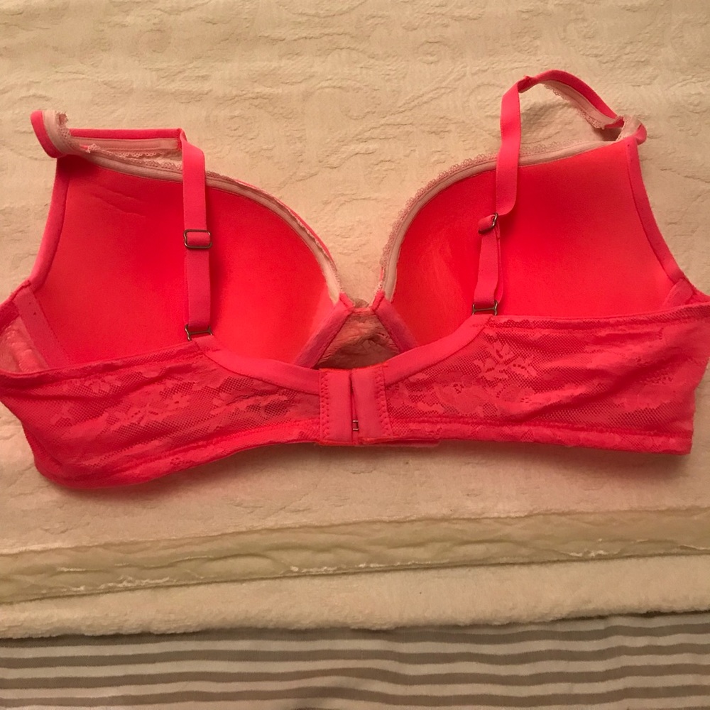 Victoria secret body by Victoria Demi push up